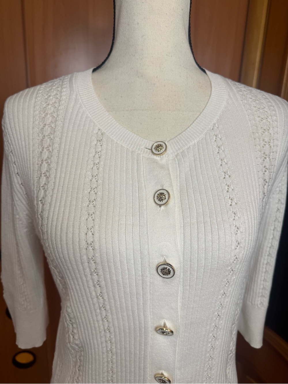 CHANEL White Button-Front Knit Cardigan top sz 8 - Picture 3 of 16